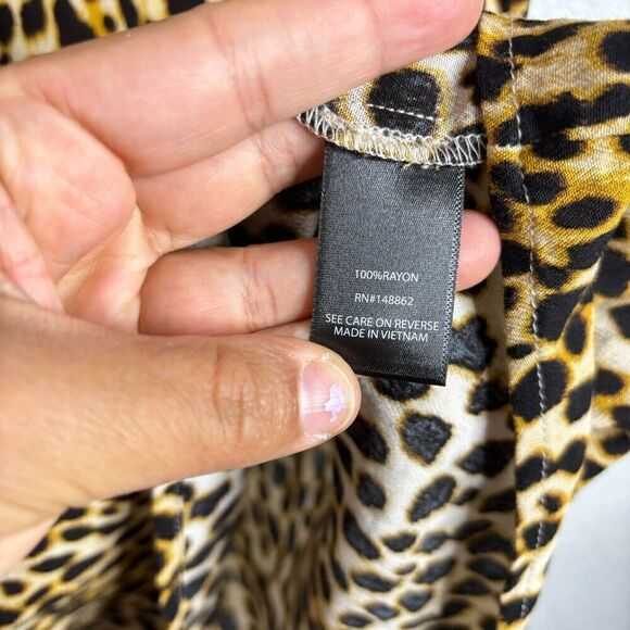 Torrid Womens Rayon Crepe Tie Flutter Sleeve Peasant Cheetah Print Top PLUS 3 - Picture 7 of 8